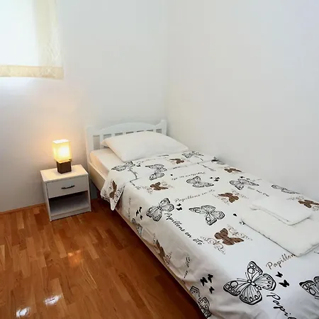 Moderne Mit Meerblick By Interhome